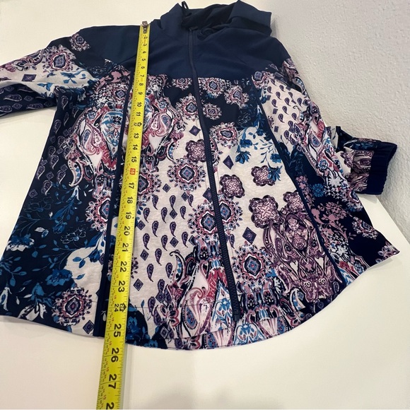 Chico’s Zenergy Floral Hooded Jacket Women’s Size L Full Zip Lightweight Pockets - Picture 7 of 8